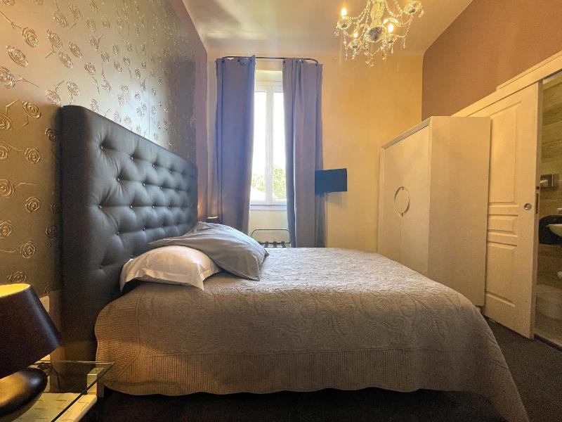 Standard Single Room image 4