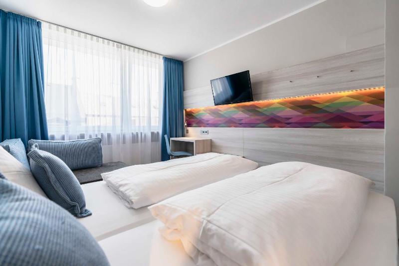 Double or Twin Room with Extra Bed image 3