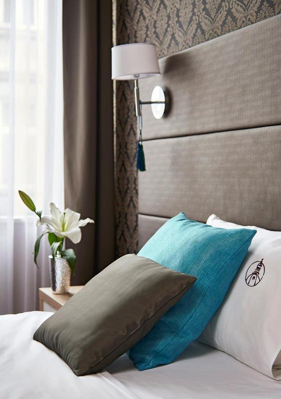 Suite with City View image 4