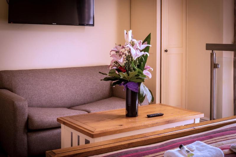 Double Room image 3