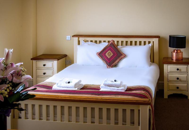 Double Room image 4
