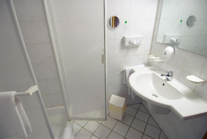 Standard Double Room image 2