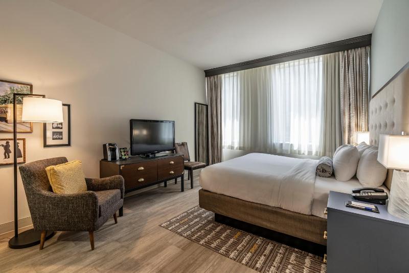 Standard King Room - Non-Smoking  image 3