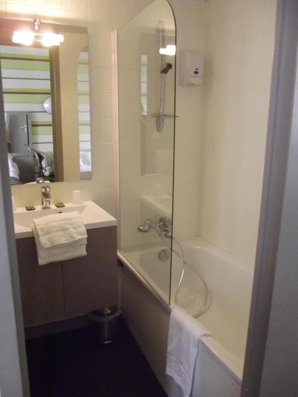 Double Room image 3