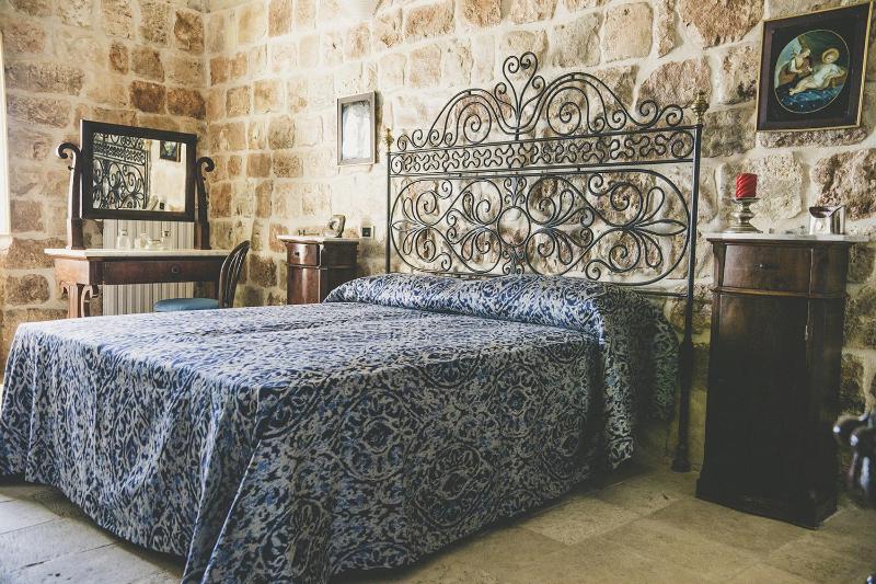 Double Room with Sea View image 3