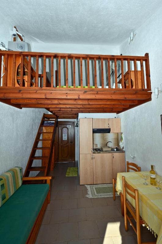 Maisonette (2-4 Adults) image 1
