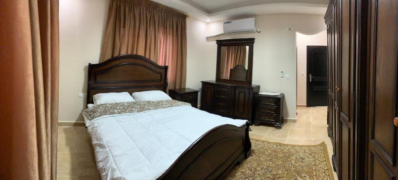 Amro Petra Apartment - image 15