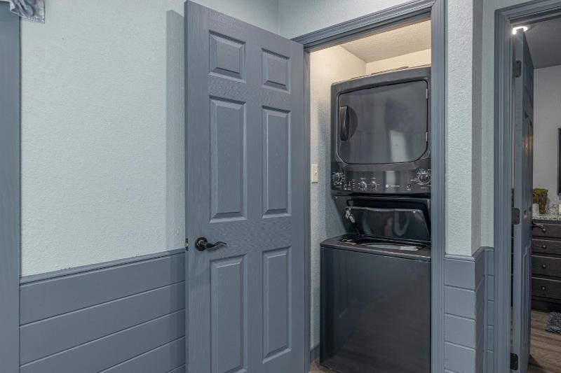 Sweet Surrender Cabin with Premier Amenities - image 22