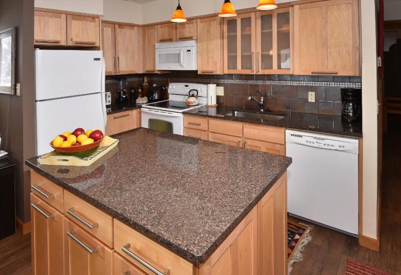 Vantage Point 101 Condo - image 8