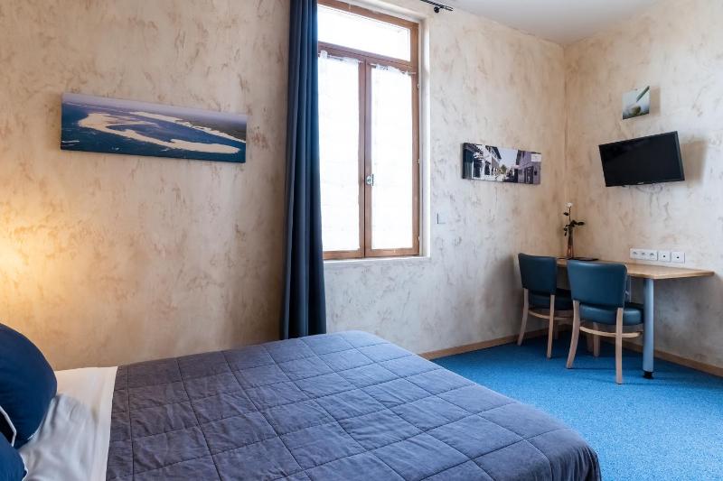 Double Room image 1