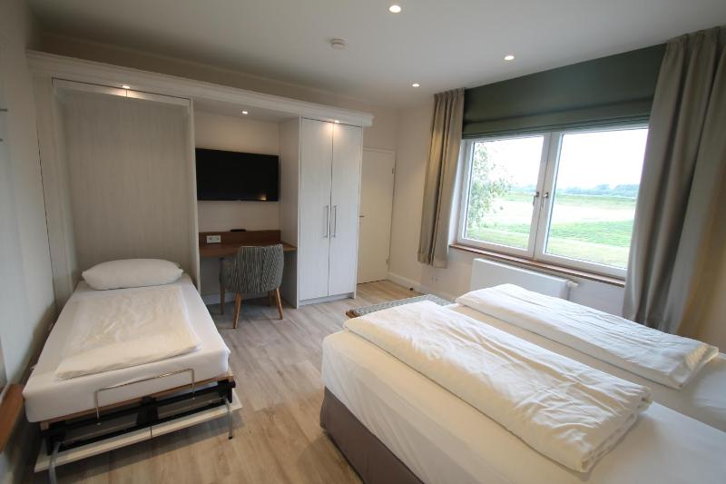 Comfort Triple Room image 1