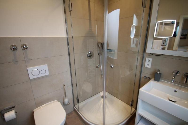 Comfort Triple Room image 4