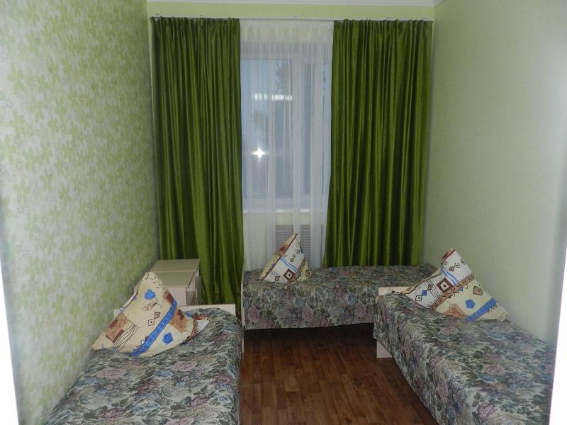 Bed in 3-Bed Dormitory Room image 1