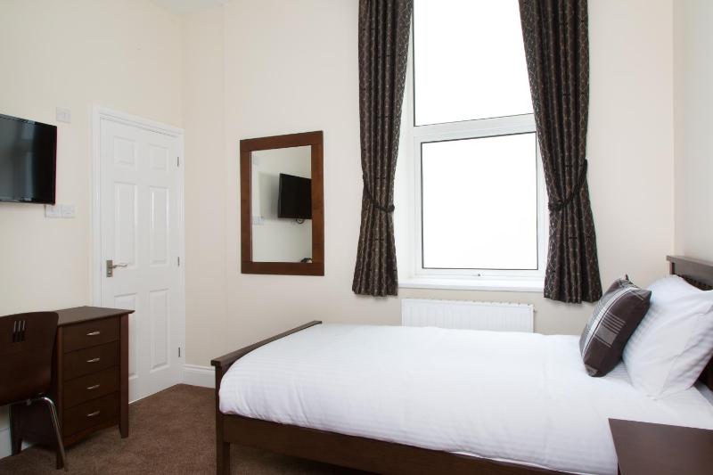 Standard Single Room image 3