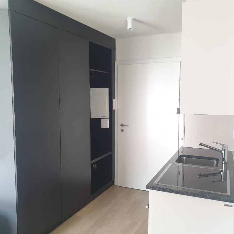 HITrental Central Station Apartment - image 4