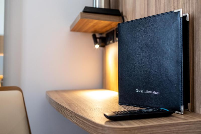 Comfort Twin Room image 4