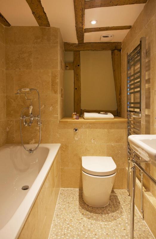 Family Room image 3