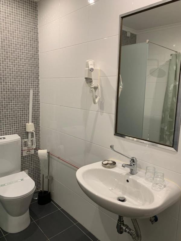 Double Room - Disability Access image 3
