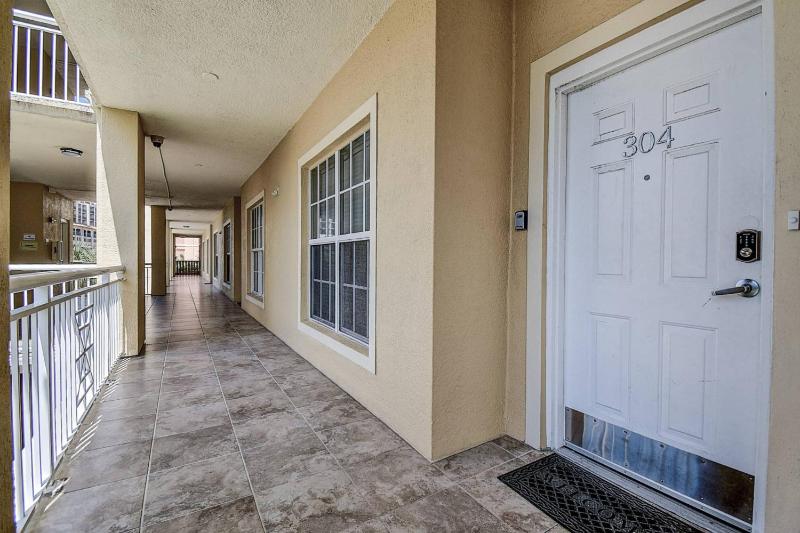 304 Bay Harbor - image 6