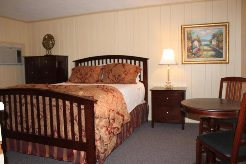 Queen Room image 3