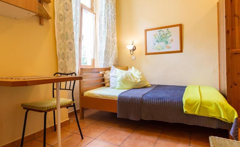 Studio Apartment image 4