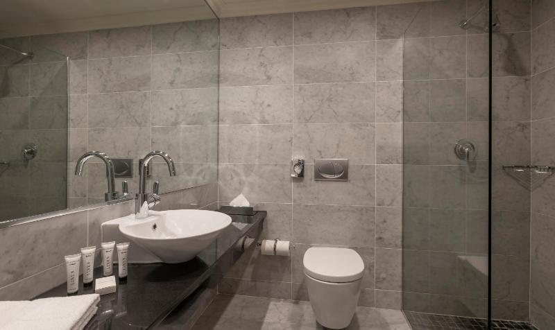 The Victoria Hotel - image 3