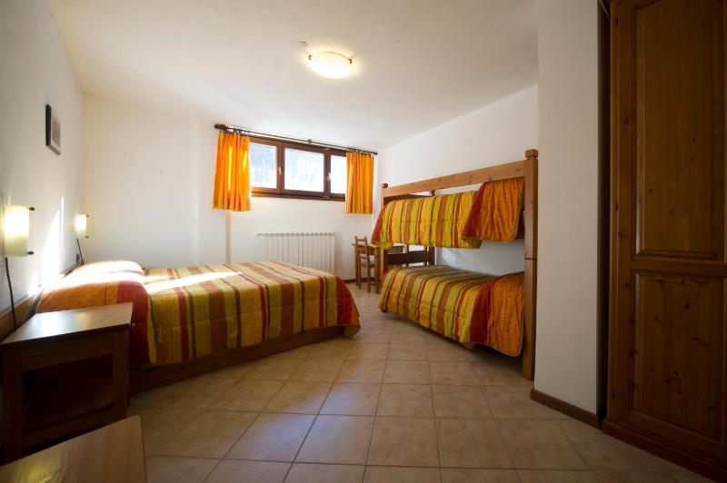 One-Bedroom Apartment image 4