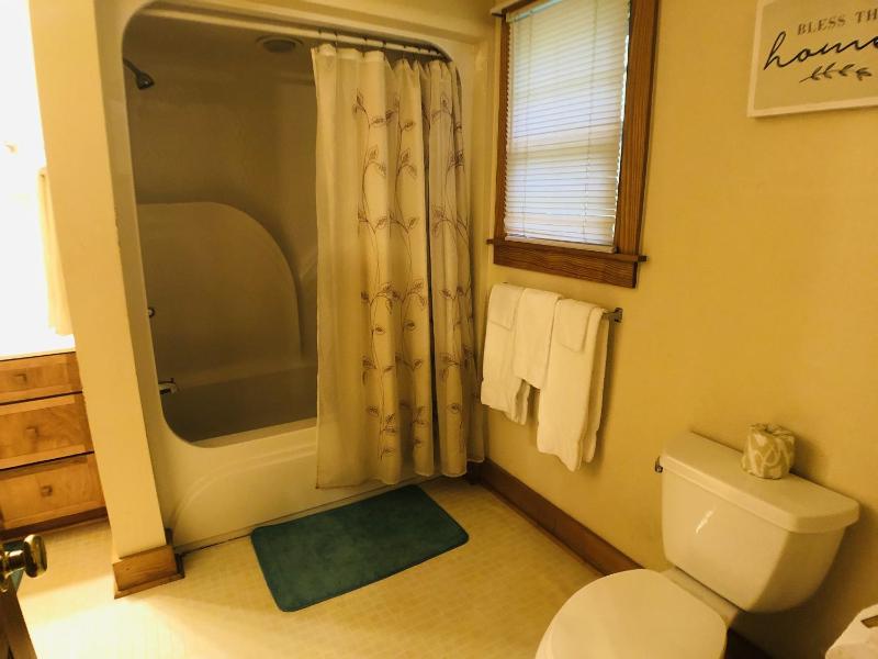 All the comforts of home Relax and rejuvenate! - image 17