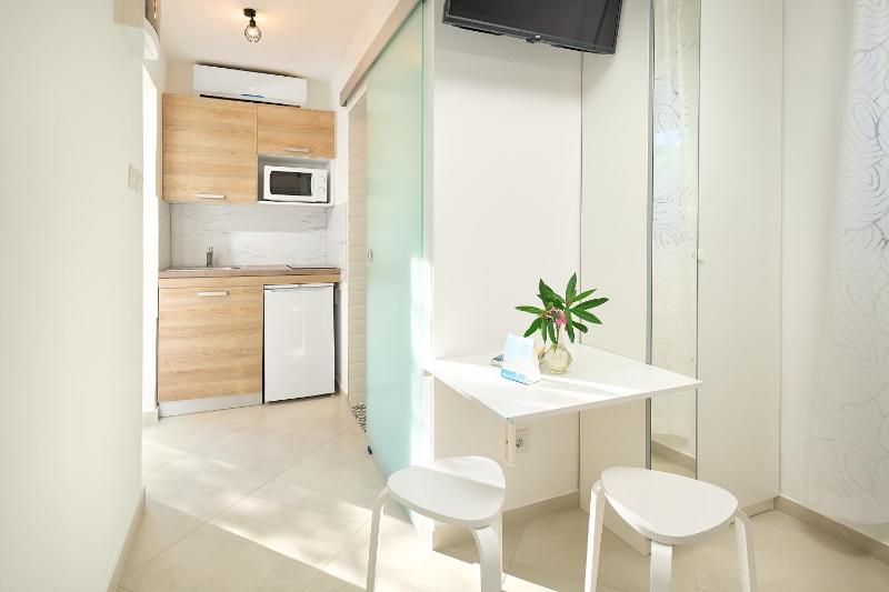 Studio with Terrace image 3