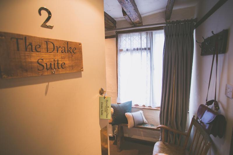 Deluxe Family Room image 1