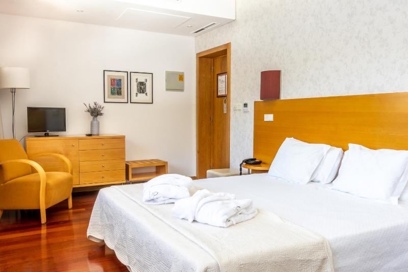 Double Room with Panoramic River View image 2