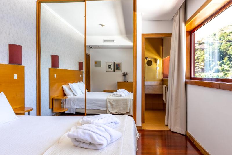 Double Room with Panoramic River View image 4
