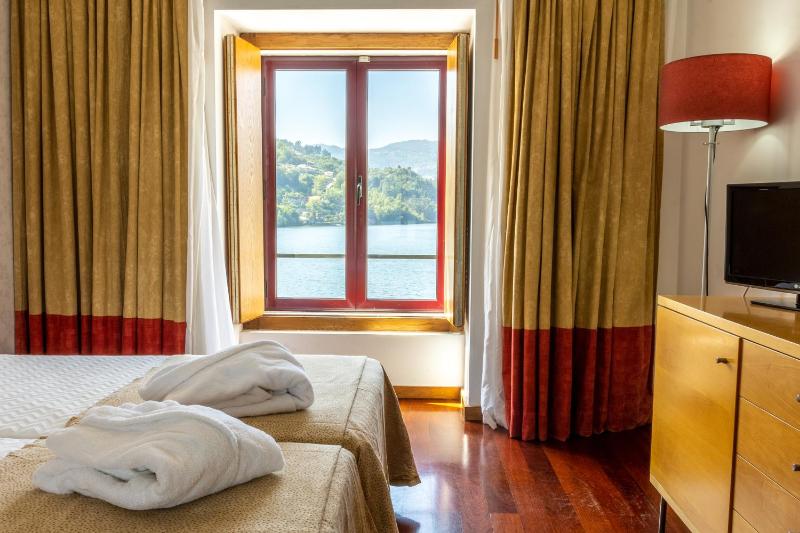 Twin Room with River View image 1