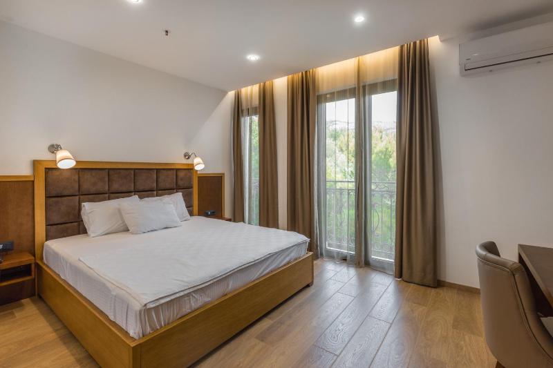 Double Room image 1