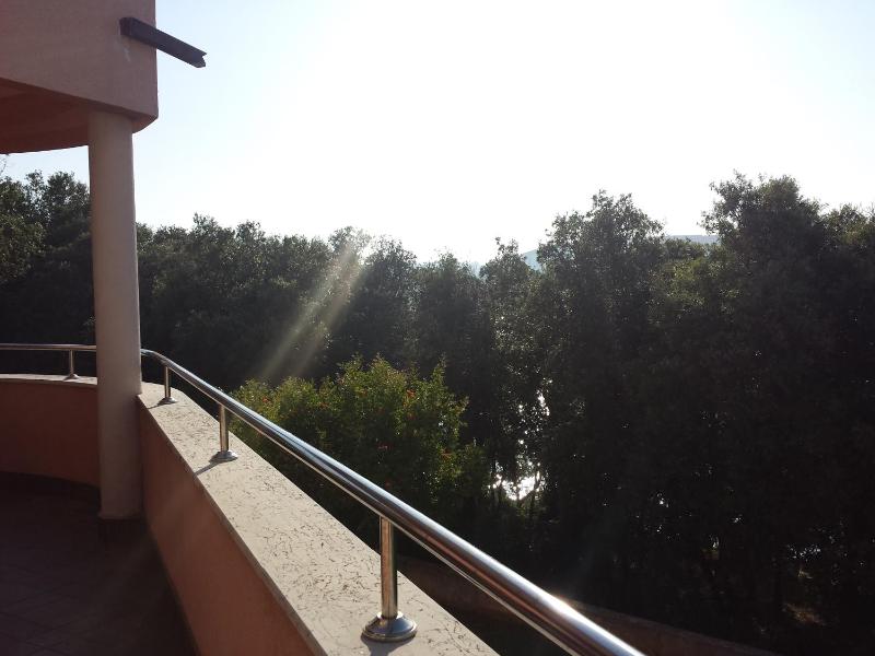 Three-Bedroom Apartment with Balcony and Sea View image 4