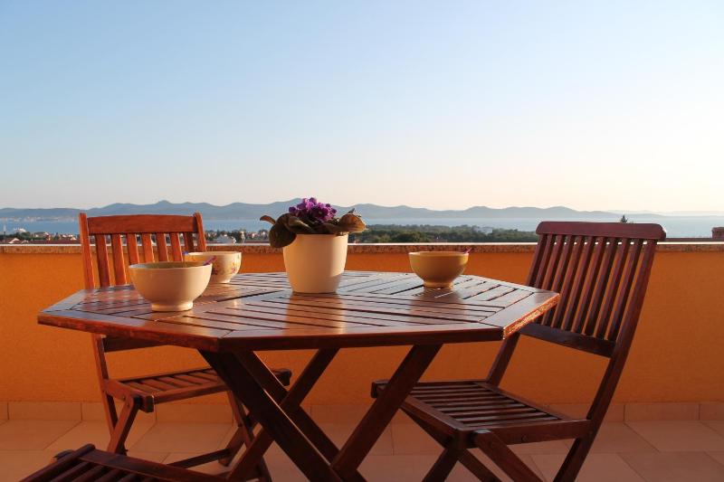 Comfort One-Bedroom Apartment with Terrace and Sea View (4 Adults)  image 2