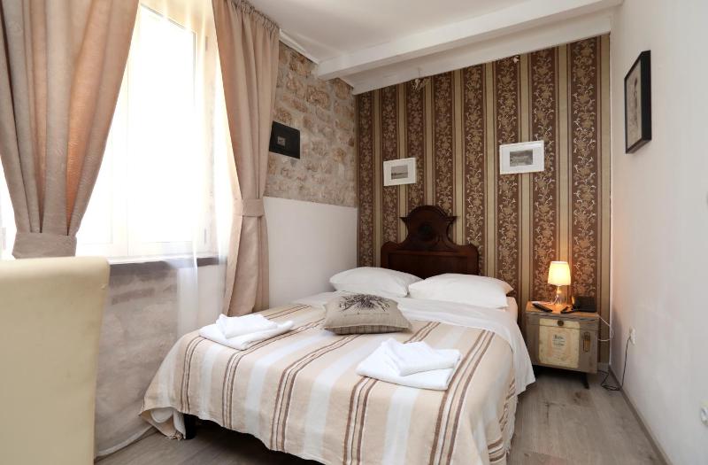 Small Double Room image 3