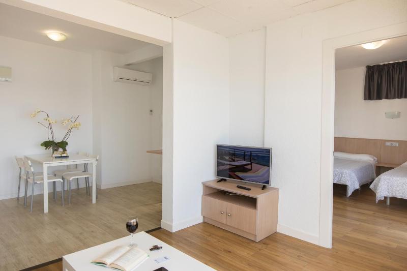 One-Bedroom Penthouse Apartment with Sea views image 4