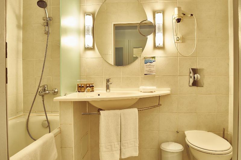 Deluxe Single Room Palace of Parliament view image 1