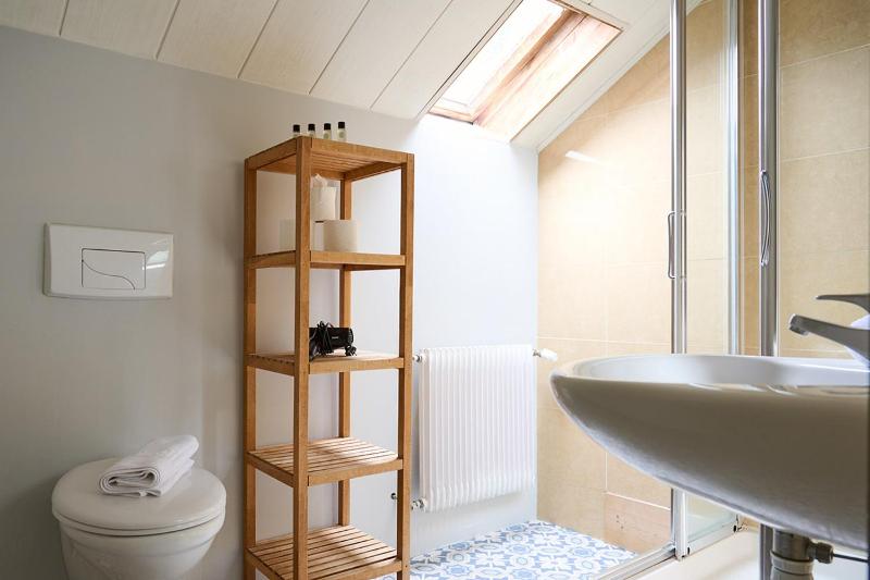 Quadruple Room with Mountain View image 2