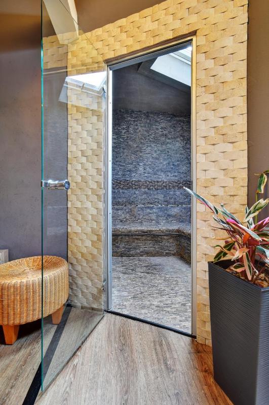 Superior Double or Twin Room with Free Minibar image 3