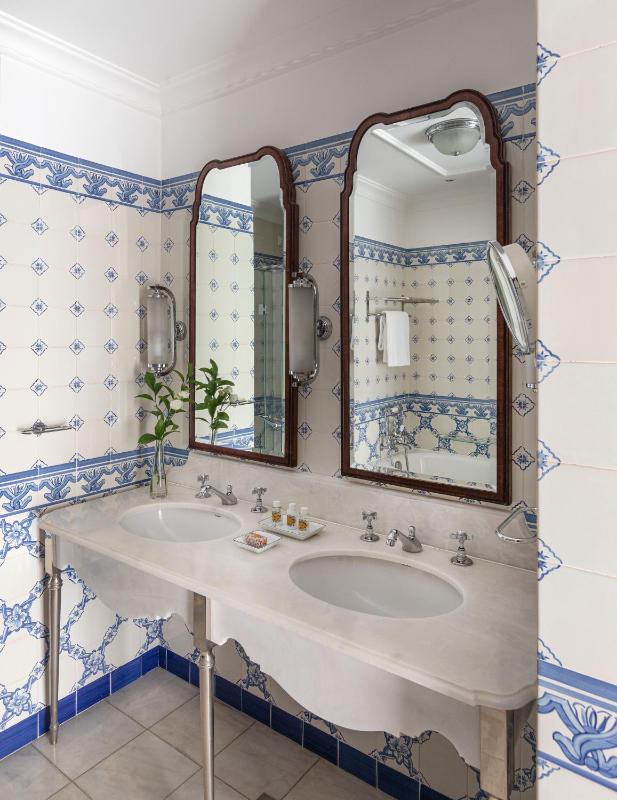 Deluxe Junior Suite image 3