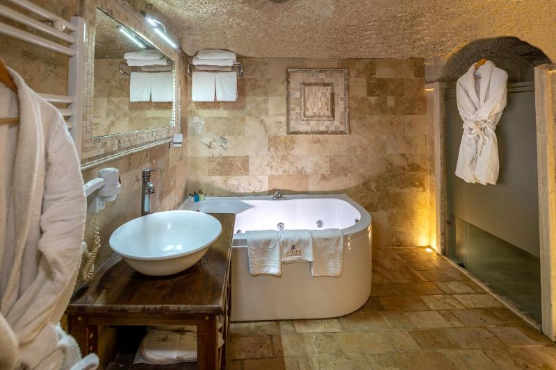 King Suite image 4