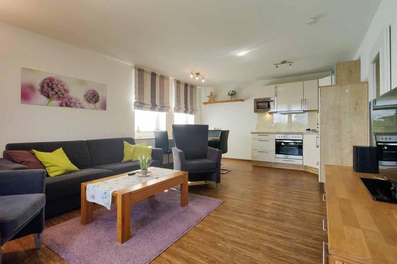 Ferienwohnung-308-Hohe-Lith-Duhnen-mit-eigenem-Strandkorb-am-Strand Images