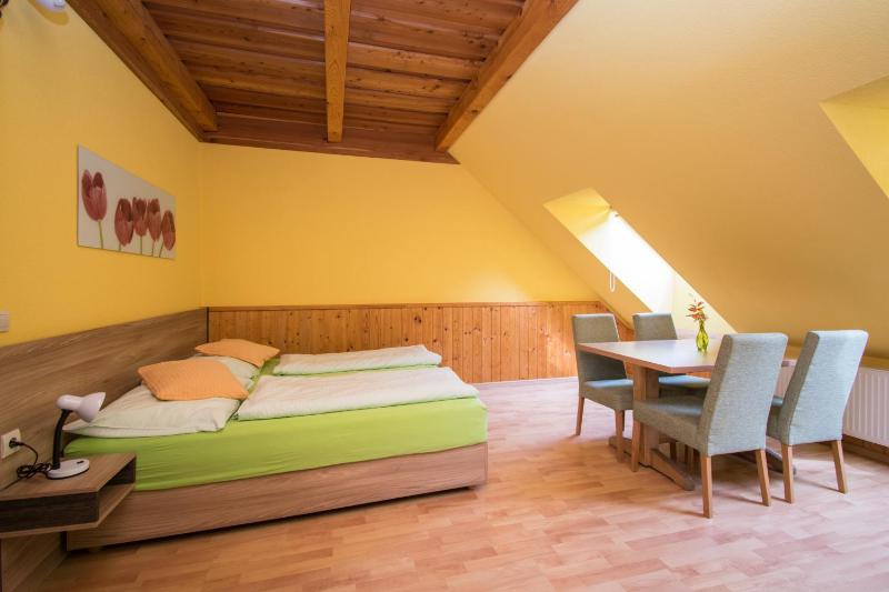 One-Bedroom Apartment image 2