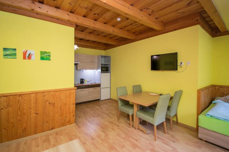 One-Bedroom Apartment image 3