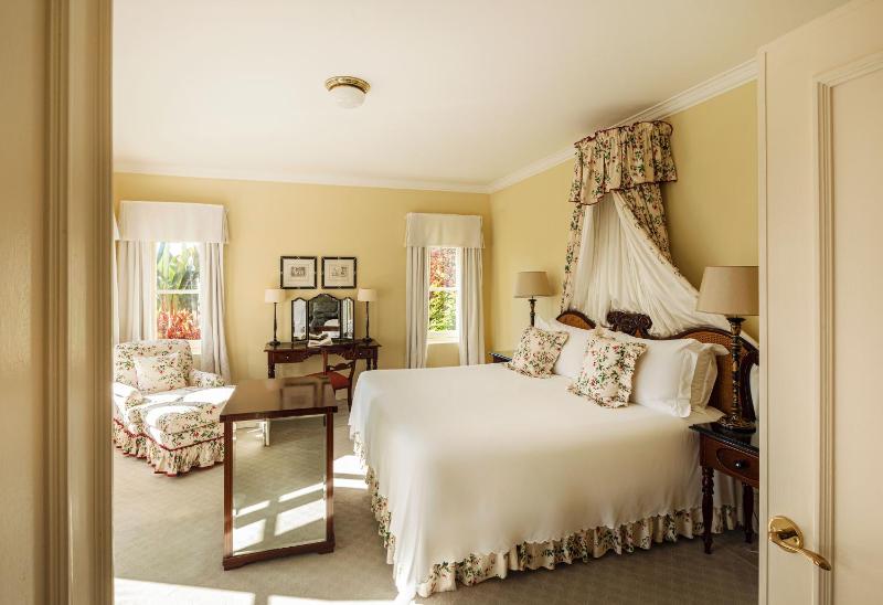 Deluxe Suite image 2
