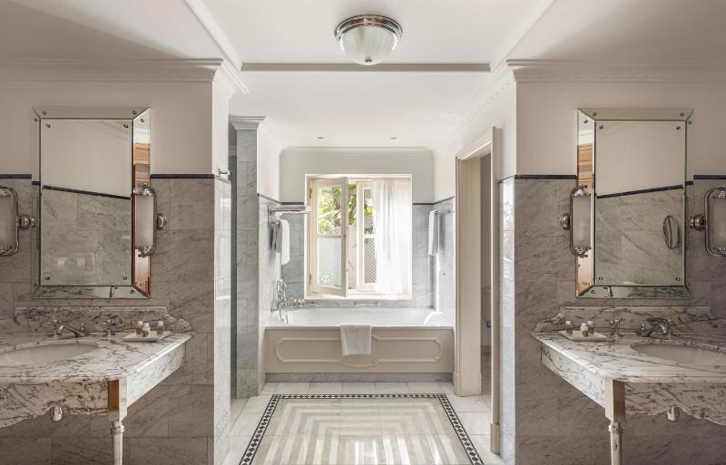 Deluxe Suite image 4