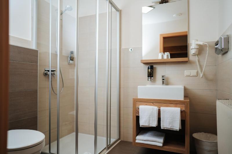 Double Room image 1