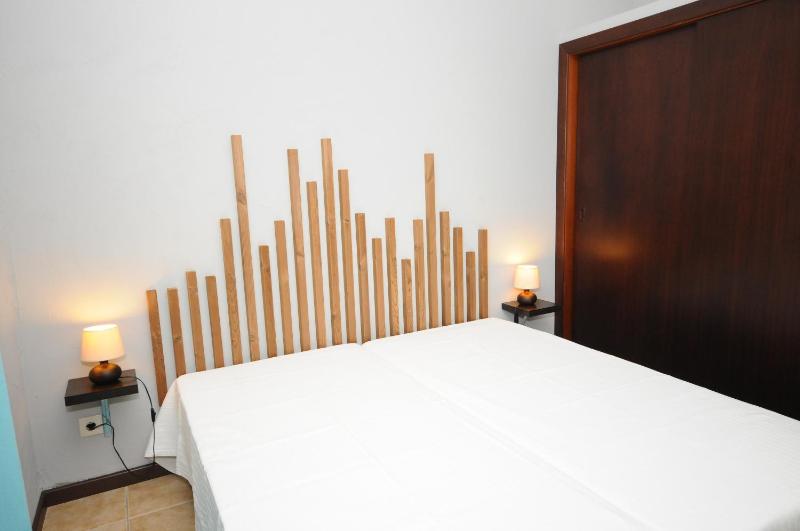 One-Bedroom Apartment image 2